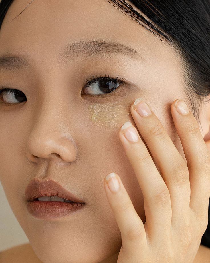 Revive Eye Serum: Ginseng + Retinal - Clementinepure.ec